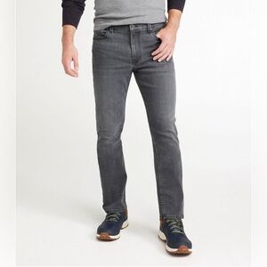 Men’s LL Bean BeanFlex Slim Straight Gray Wash Jeans. Excellent condition!!